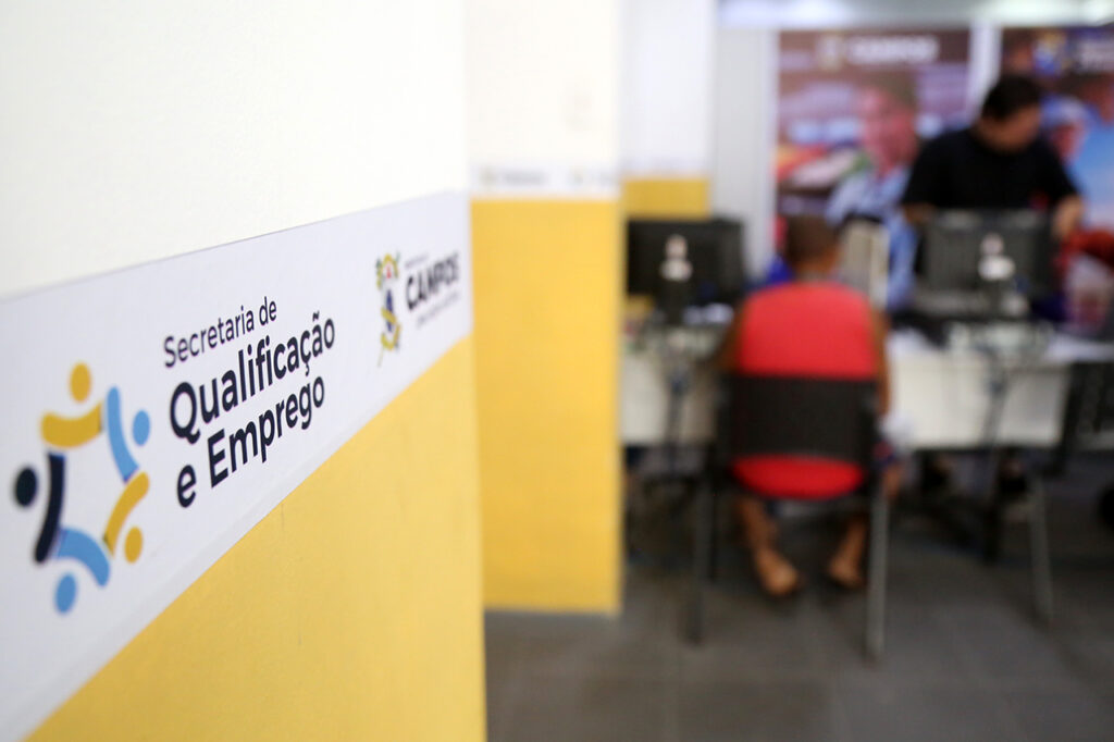 Campos tem 231 vagas de emprego