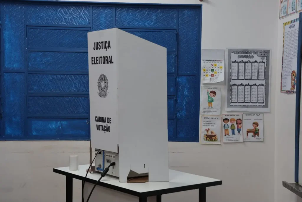 2º turno: uso de celular e outros eletrônicos é proibido na cabine de votação