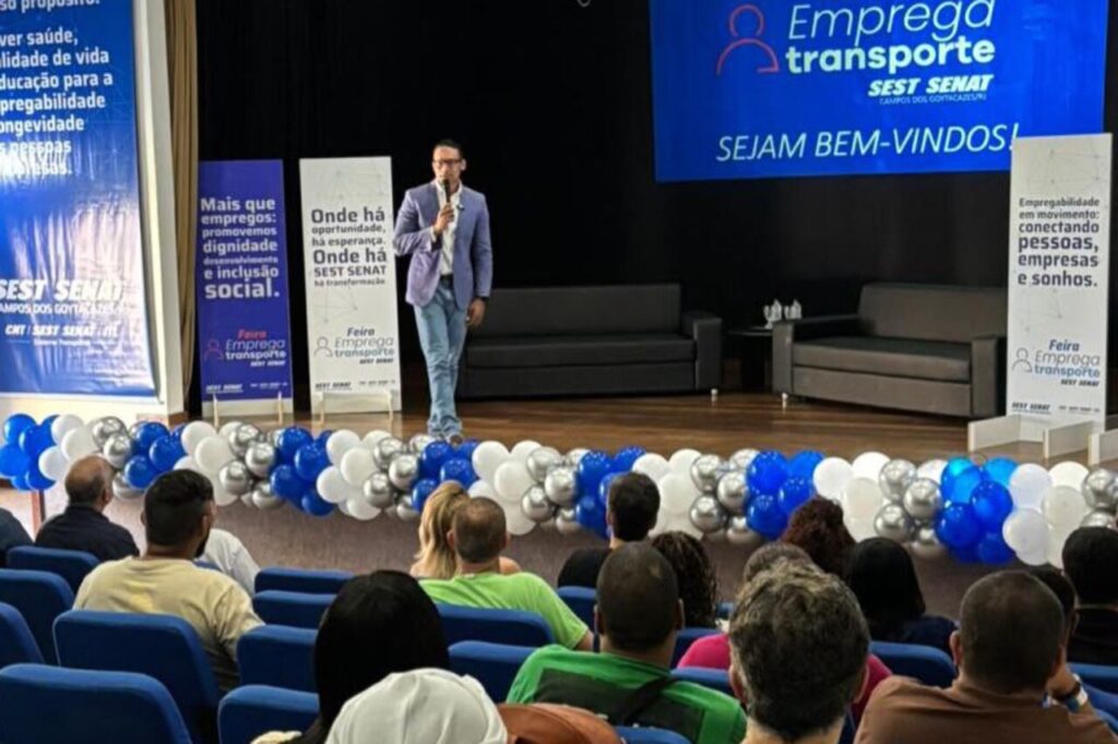 Feira oferece apoio a quem busca emprego